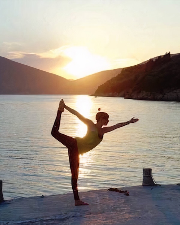 04-SilverIslandYoga-Yoga-Greece