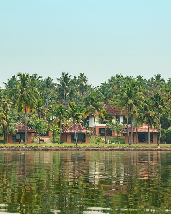 Kalari Rasayana | Ayurveda Hospital Paravur Backwaters, Kerala, India