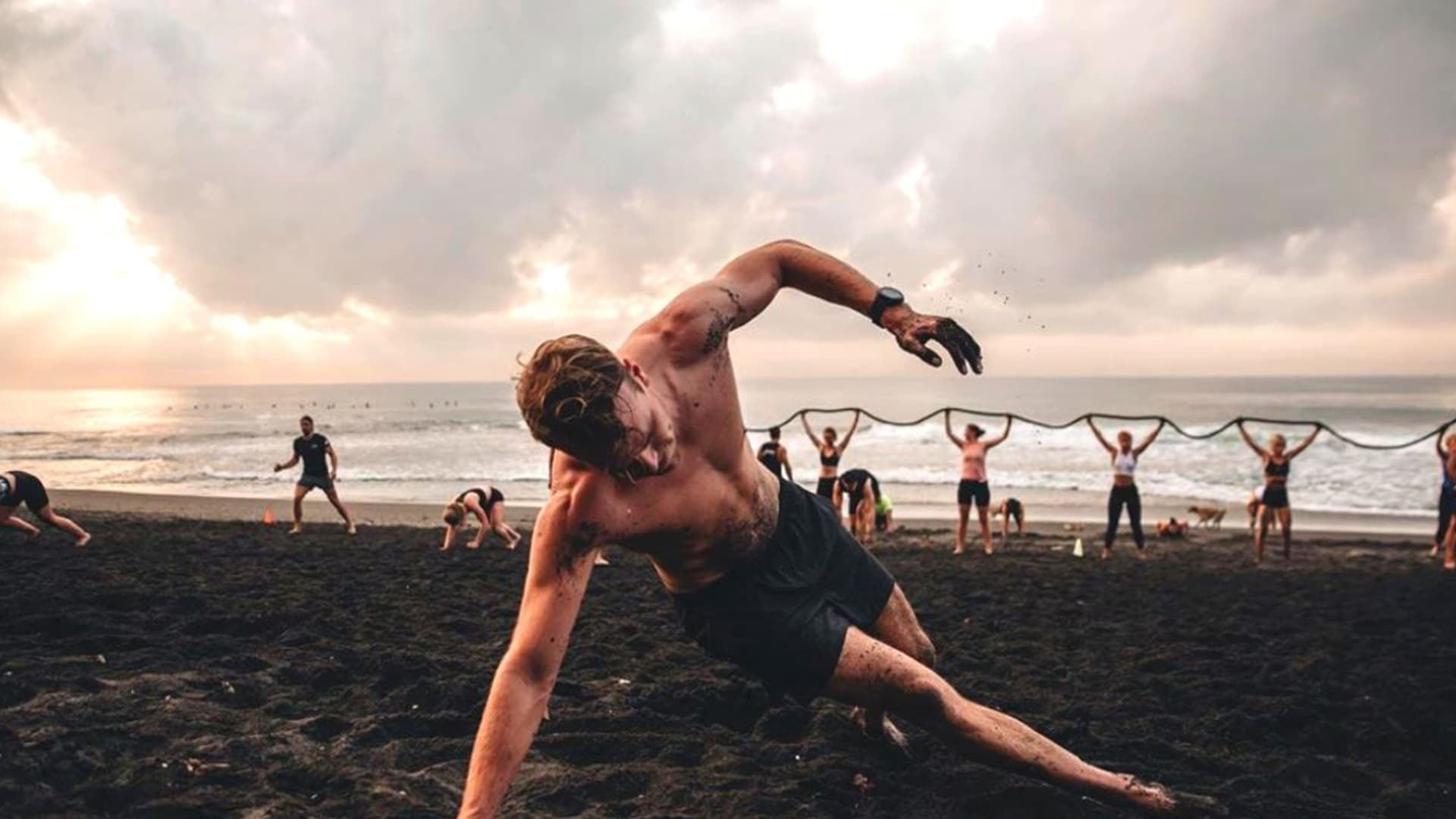 Hero-HotelKomune-Yoga&Fitness-Bali