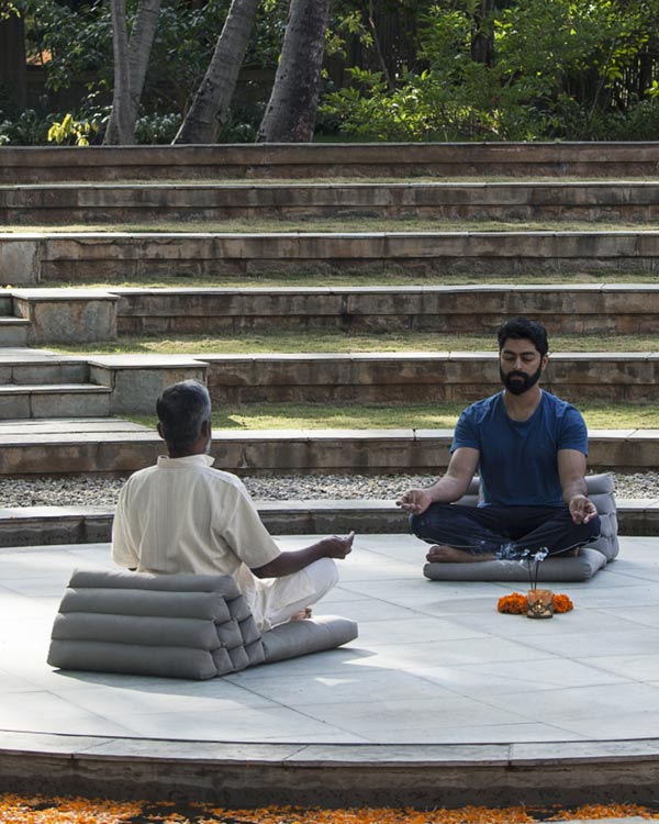 Shreyas Retreat Healing the body, mind and soul through authentic Ayurveda, Panchakarma, Naturopathy and spiritual tradition of yoga. Luxury Yoga Retreat India.