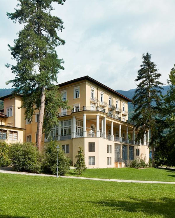 Copyright by Italy's foremost anthroposophical healing centre in a Belle Époque palace, Trentino Alps. Levico thermal water, Heileurythmie, physician-led programmes. Roncegno Terme since 1988.